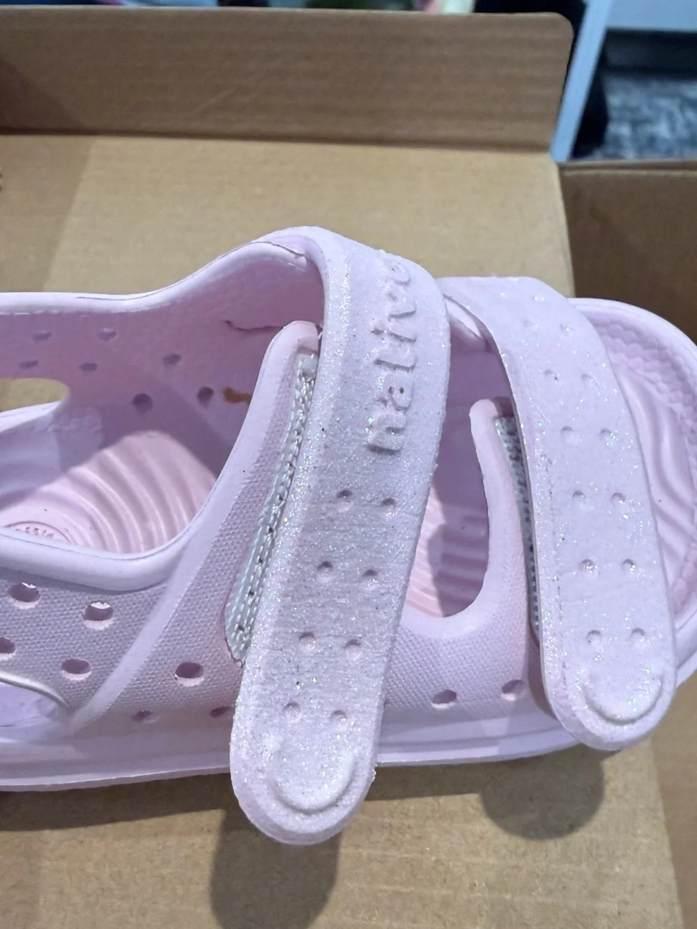 Native toddler Girls Light Pink Glitter Double-Strap Sandal